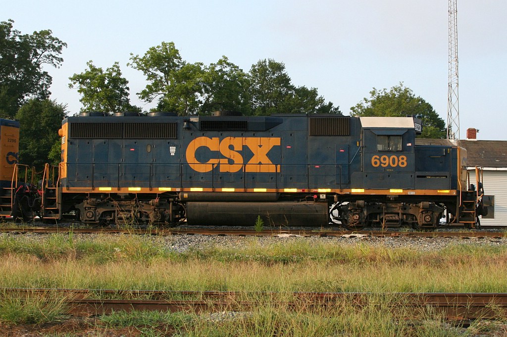 CSX 6908 part of yard power